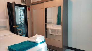 2 habitaciones, tabla de planchar con plancha y wifi gratis