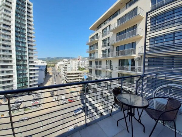 Comfort Apartment | Balcony - Luxury Rest-Time Flat (Tbilisi)