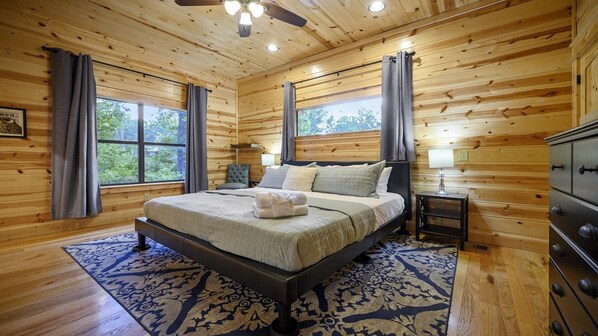 6 bedrooms, iron/ironing board, free WiFi, bed sheets