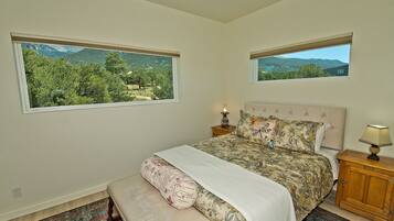 1 bedroom, desk, free WiFi, bed sheets