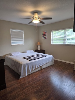 3 bedrooms, desk, iron/ironing board, free WiFi - Daytona Beach Home 9999 (Daytona Beach)