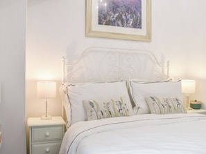 3 عدّة غرف نوم وواي فاي مجانًا وملاءات أسرّة