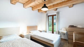 2 quartos, cofres nos quartos, berço de viagem, Wi-Fi