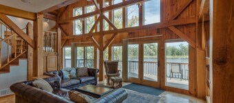 Water Street Lodge! Waterfront 4 Bedroom, 4 Bath, Sleeps 12!