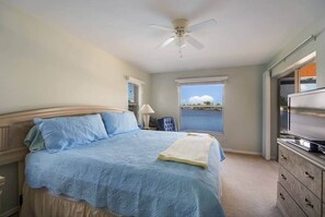 2 makuuhuonetta, silitysrauta/-lauta, Wi-Fi, vuodevaatteet