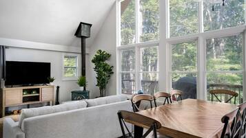 TV, fireplace, stereo, offices