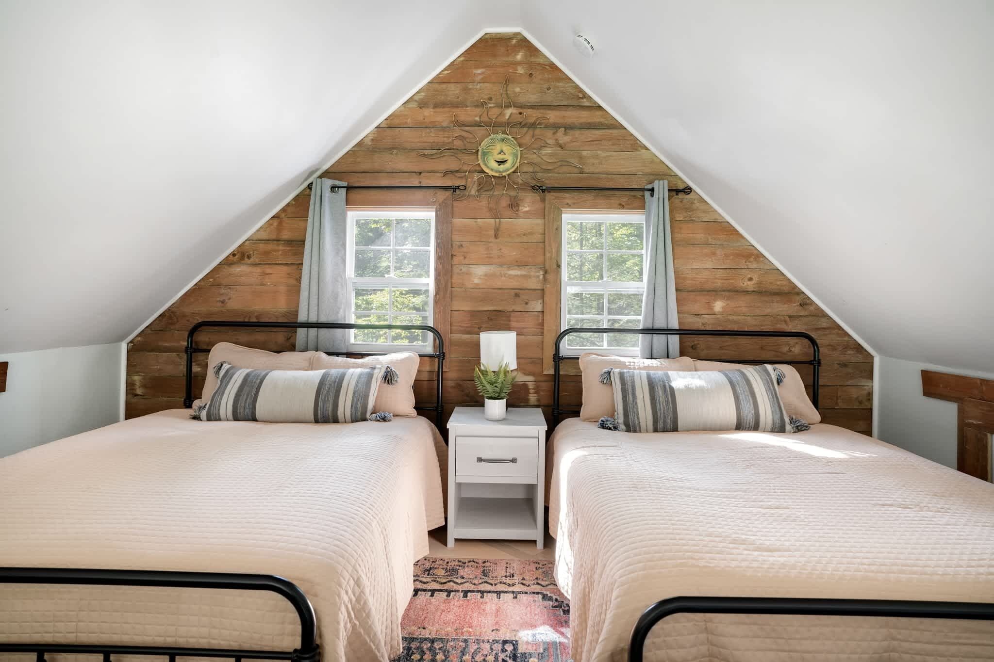 3 slaapkamers, een strijkplank/strijkijzer, wifi, beddengoed