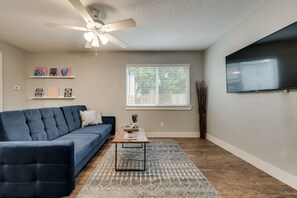 Smart TV - Global Cup The Brilliant Flat ARBORETUM TICKETS INCLUDED (Dallas)