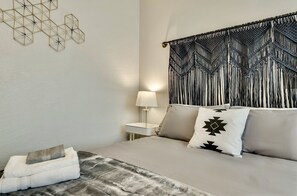 1 habitación, escritorio, tabla de planchar con plancha y wifi gratis