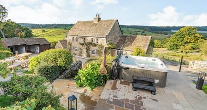 4 bedroom accommodation in Jack Hill, near Harrogate