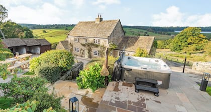 4 bedroom accommodation in Jack Hill, near Harrogate