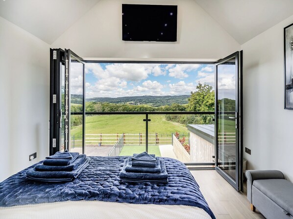 3 bedrooms, free WiFi, bed sheets