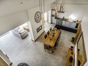 Interior - 3 bedroom accommodation in Pontyates (Pontyates)