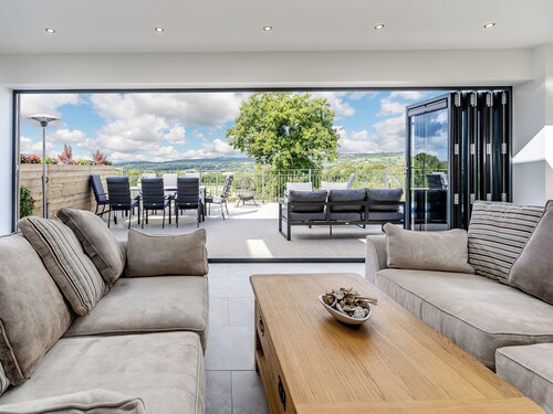 Alojamiento de 3 habitaciones en Pontyates