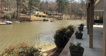 Hillside Haven on Lake Wateree- Entire House