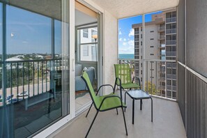 Property grounds - Gorgeous Suite - Close to Beach & Pool 3704 (Bonita Springs)