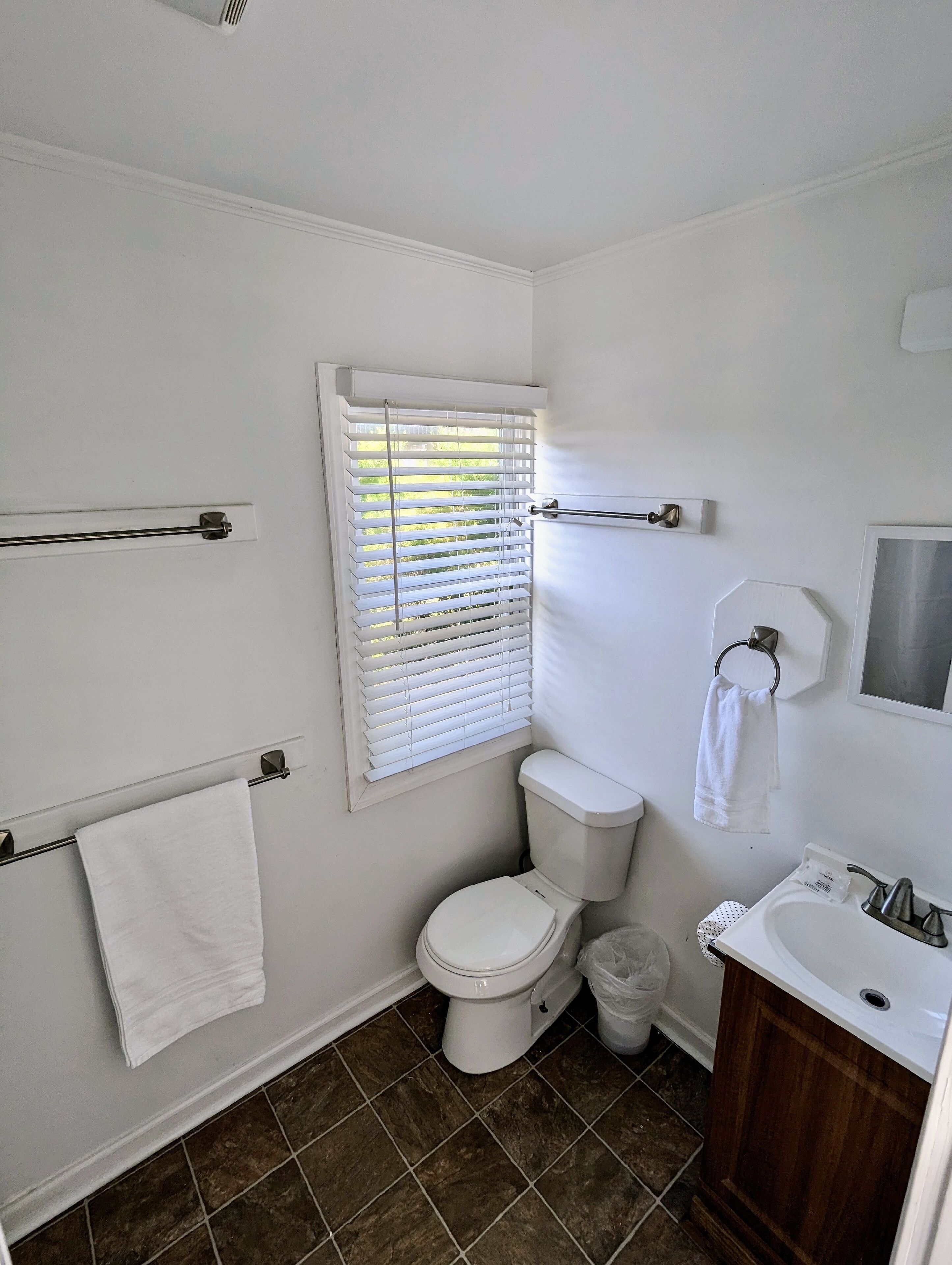 Premium Room | Bathroom | Combined shower/bathtub, free toiletries, towels, soap