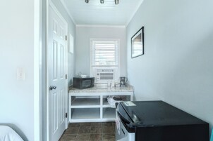 Classic Double Room | Individually decorated, individually furnished, iron/ironing board