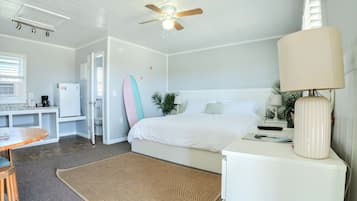 Premium Room | Individually decorated, individually furnished, iron/ironing board