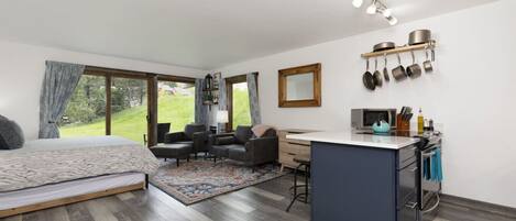 Bügeleisen/Bügelbrett, kostenloses WLAN, Bettwäsche