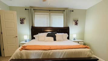 3 bedrooms, desk, free WiFi, bed sheets