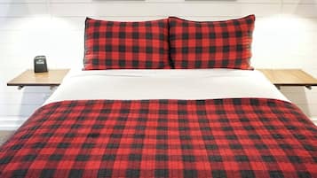 1 bedroom, desk, free WiFi, bed sheets