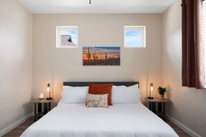 2 bedrooms, desk, iron/ironing board, travel crib - Stunning Views + Hot Tub + Location! 2 bed/2 bath (Cottonwood)