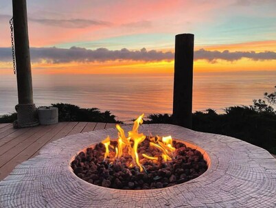 Big Sur Blue Cottage with Ocean view