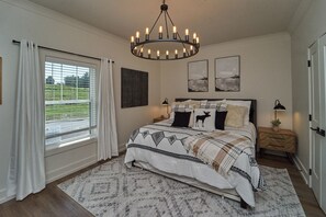 3 bedrooms, desk, free WiFi, bed sheets