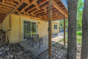 Terrace/patio - Oak Hills Loft! King Workspace w Scenic Views (Monument)