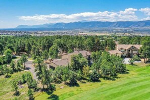 Exterior - Oak Hills Loft! King Workspace w Scenic Views (Monument)