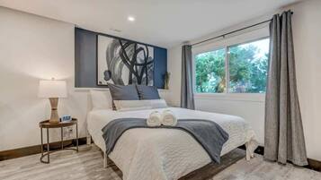 1 bedroom, desk, iron/ironing board, WiFi