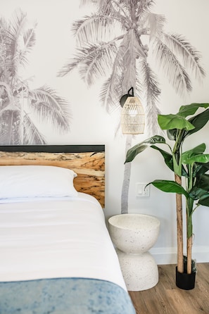 Deluxe Room, 1 King Bed
