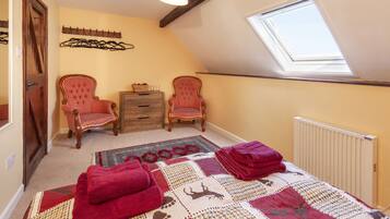 2 dormitorios, decoración individual, mobiliario individual