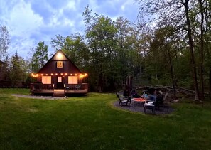 Terrace/patio - Hopskip Modern Chalet • Firepit • Gas Grill • Deck • Private • Walk to Lake (Pocono Lake)