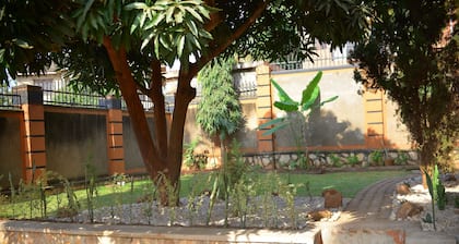 Cheerful 6 Family bedroom home, Nile Estates Kiwatule, Balituma Zone, Kampala