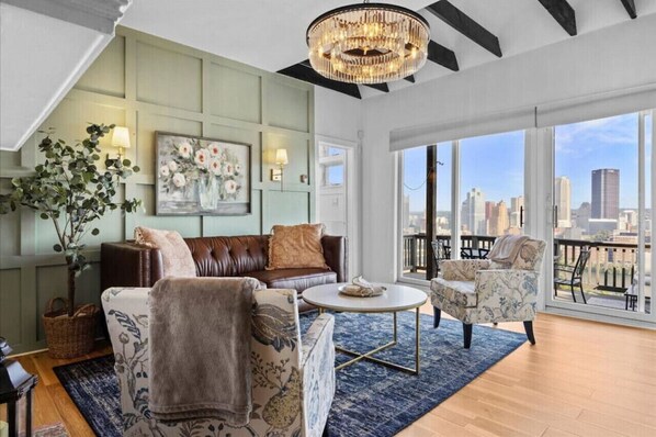 TV connectée, cheminée, jeux vidéo