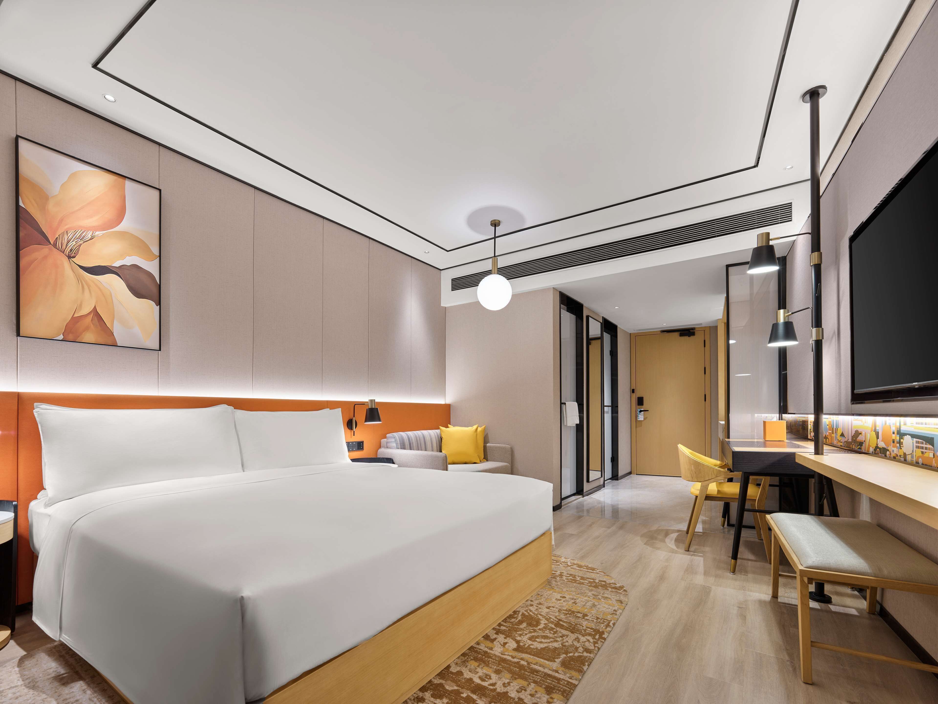 Premium bedding, down duvets, minibar, in-room safe