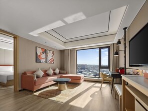 Suite, 1 Schlafzimmer | Hochwertige Bettwaren, Daunenbettdecken, Minibar, Zimmersafe