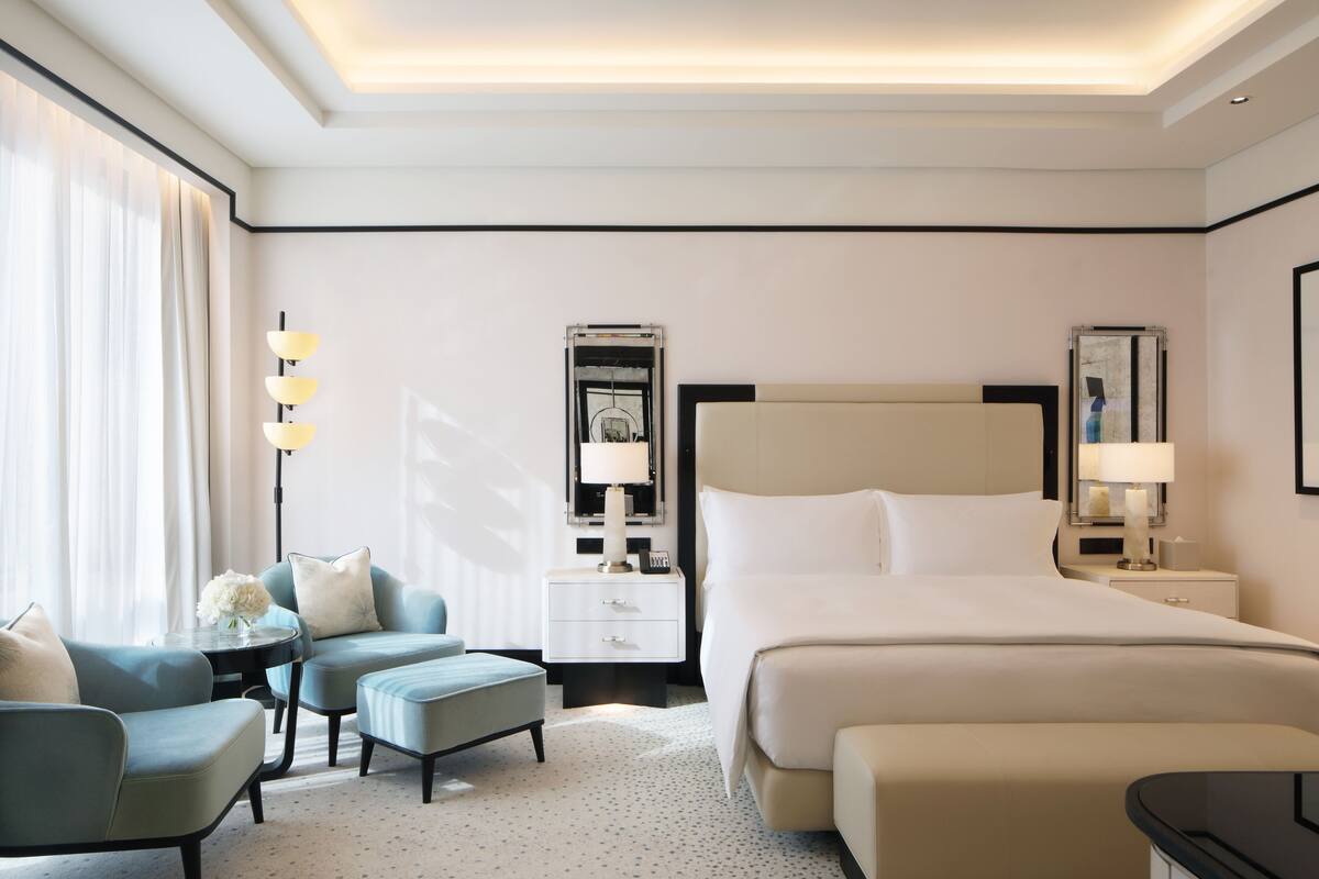 Literie de qualité supérieure, matelas mémoire de forme, minibar