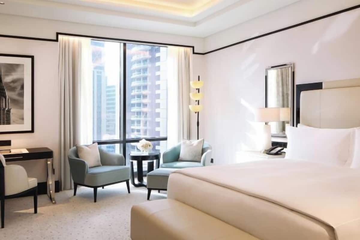 1 bedroom, premium bedding, memory-foam beds, minibar