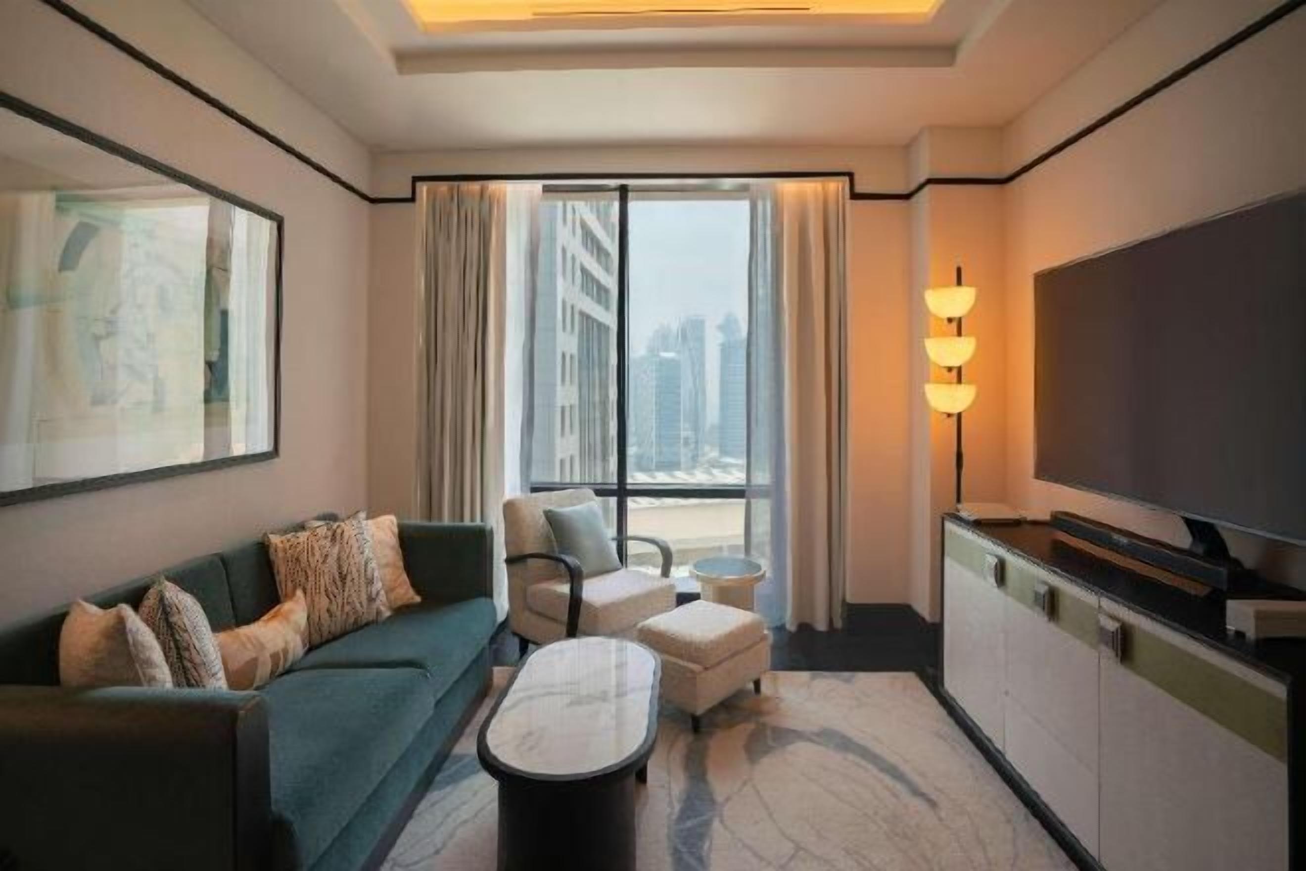 Living area | 43-inch Smart TV with satellite channels, TV