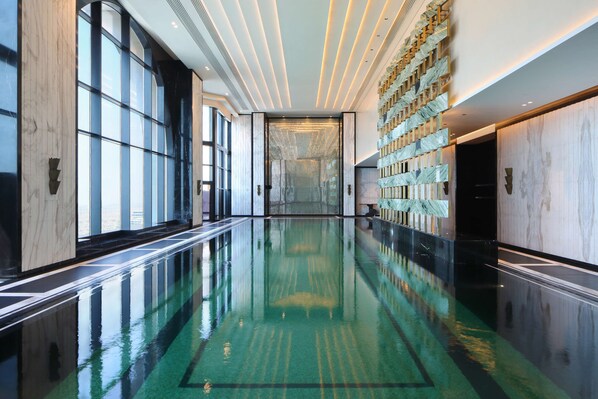 3 indoor pools, lifeguards on site - Waldorf Astoria Doha West Bay (Doha)