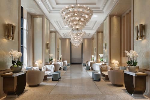 9 restaurantes; se sirven desayunos, comidas, cenas y brunch