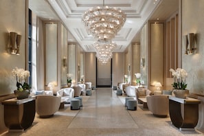 9 restaurants, breakfast, lunch, dinner served; Chinese cuisine - Waldorf Astoria Doha West Bay (Doha)