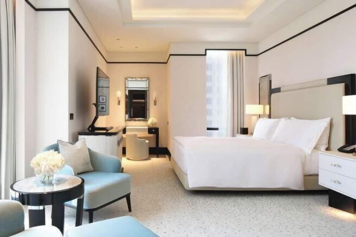 1 bedroom, premium bedding, memory-foam beds, minibar