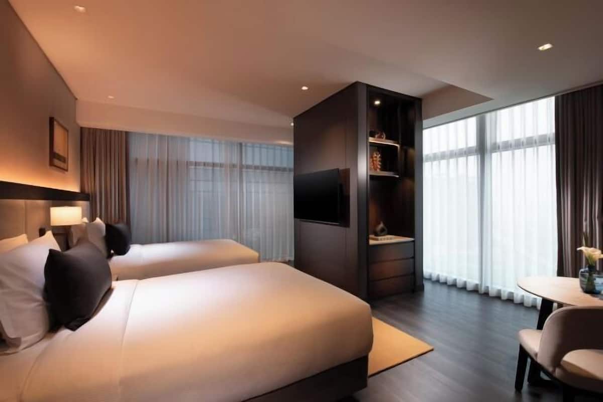 Minibar y caja de seguridad en la habitación 