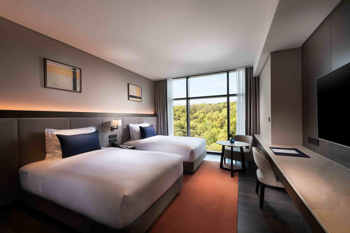 Executive Room, 2 Twin Beds, Forest View | Minibar, in-room safe, individually decorated, individually furnished