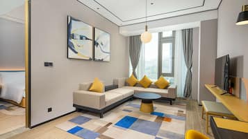 Business Suite, 1 King Bed | Living area