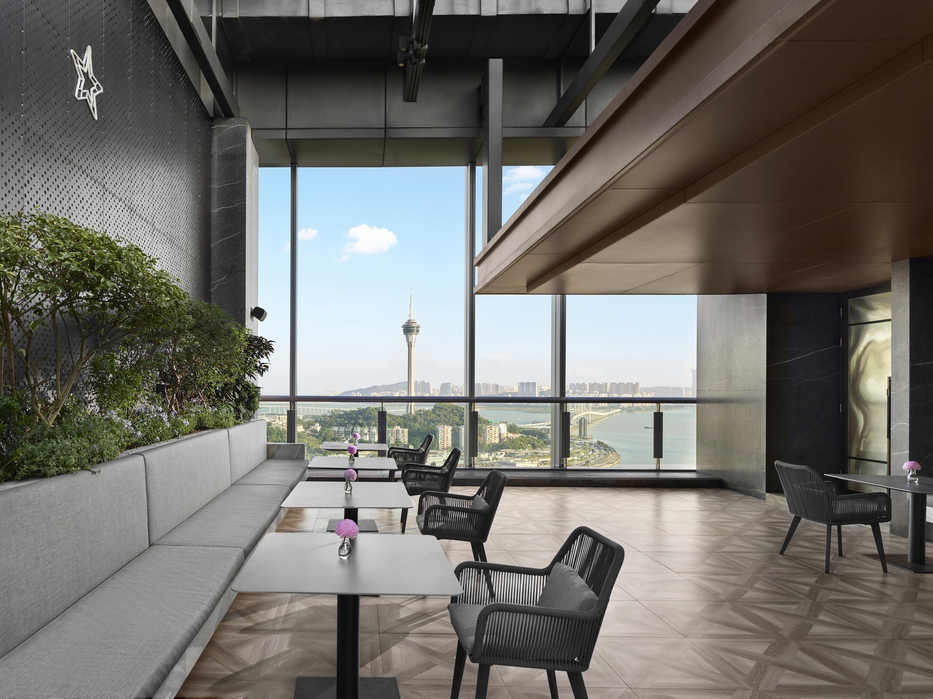 4 restaurants servant le petit déjeuner, spécialités Cuisine chinoise